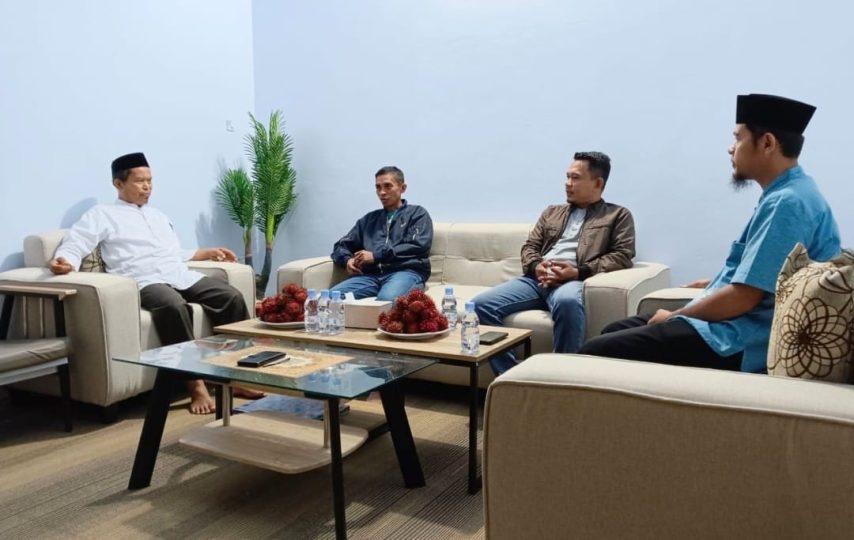 Ketua DPW Wahdah Islamiyah Sambut Baik Kunjungan Pengurus PWI Sutra