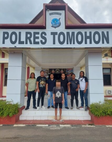 Tim Buser Polres Tomohon Amankan FP Kedapatan Bawa Sajam di Superstar Karaoke
