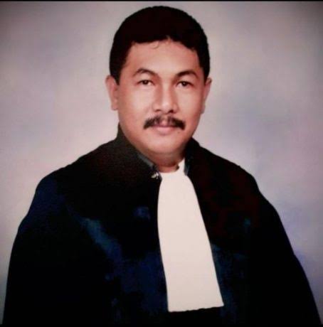 Mengenal Lebih Dekat Sosok Pengacara Santrawan Paparang