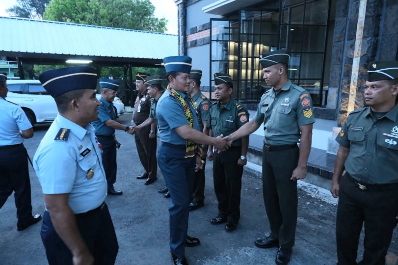 Panglima TNI : Tegakkan Hukum Dengan Cara Bermartabat dan Tidak Melanggar Hukum