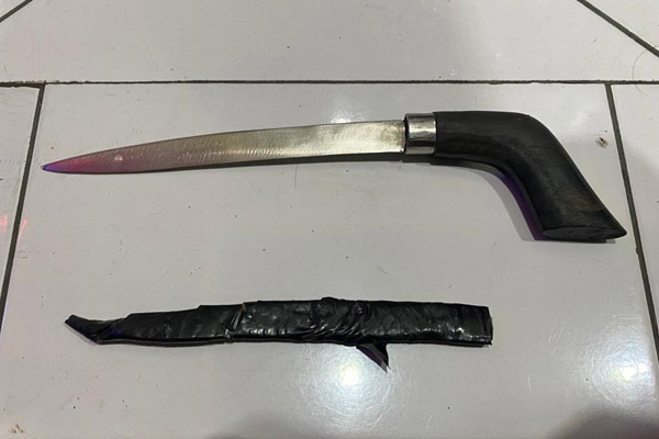 Patroli Polsek Aertembaga Amankan Pemuda Bawa Senjata Tajam