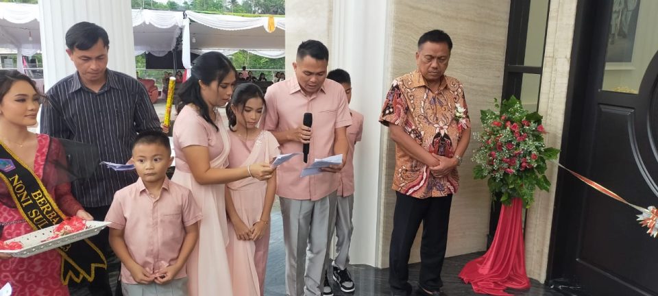 Gubernur Sulut Resmikan Rumah Baru Milik Keluarga Kandoli-Antou