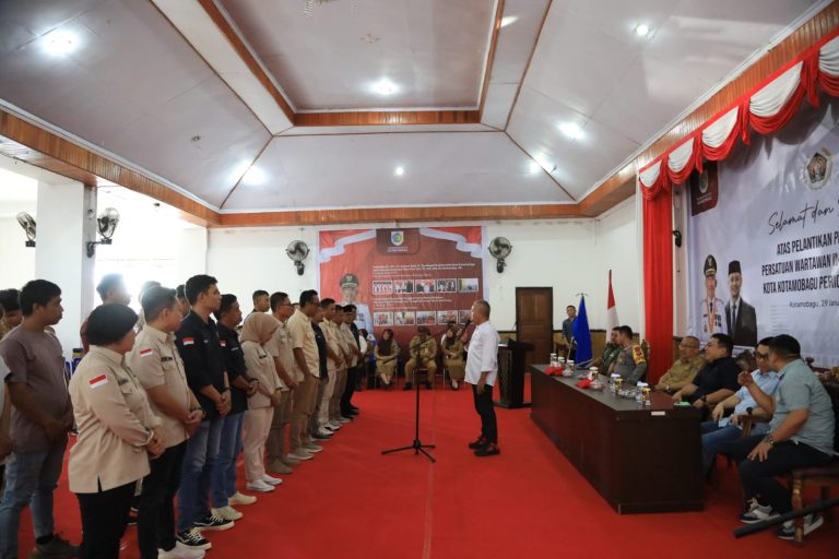 Pengurus PWI Kota Kotamobagu Periode 2022-2025 Resmi Dilantik