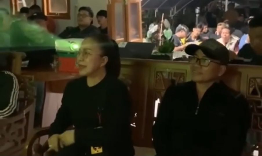 Nobar Bersama Warga, Senator Stefanus Liow Sebut Prestasi Timnas Sepakbola Indonesia Semakin Meningkat