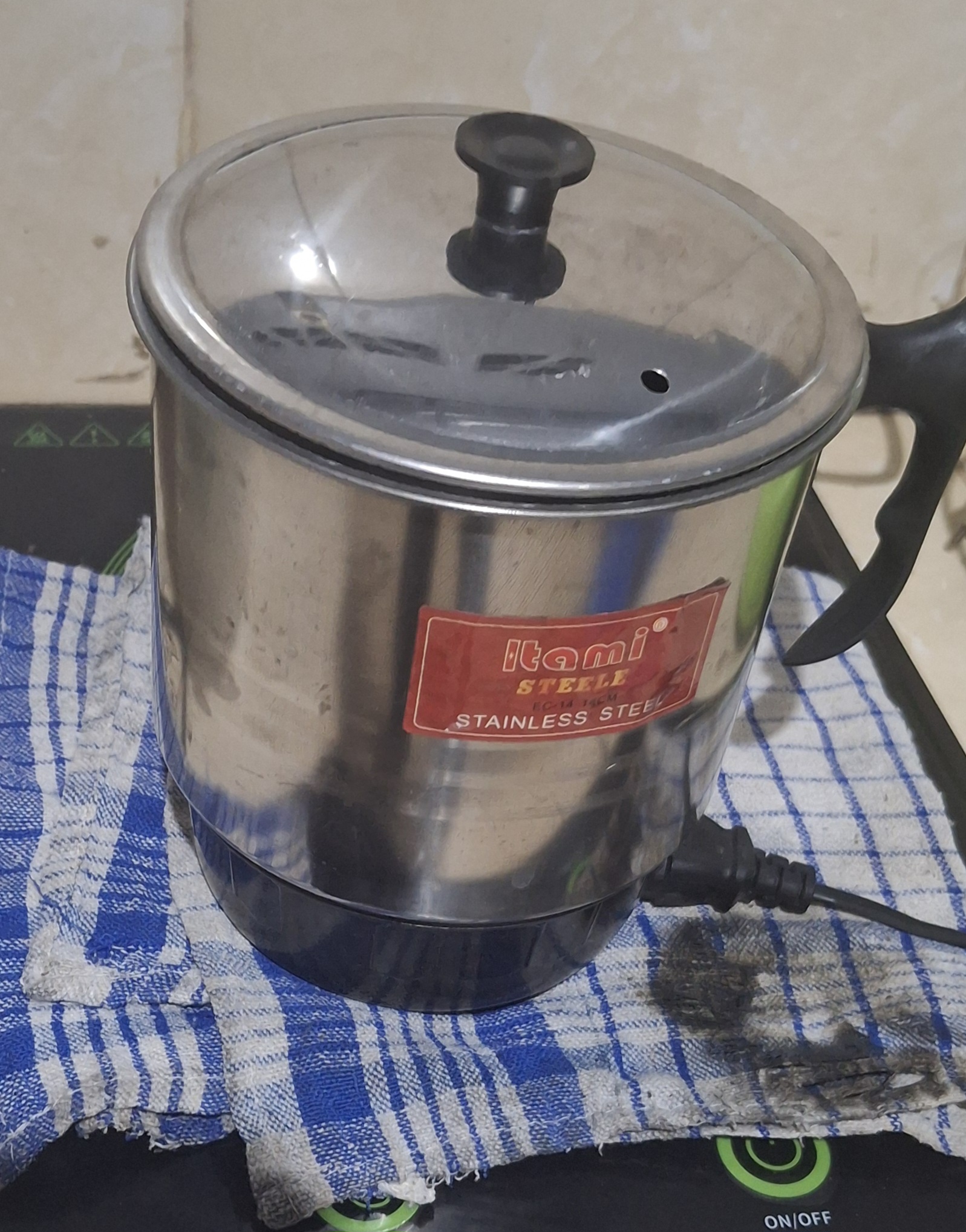 Pemanas Air Listrik Koslet, Rumah Warga Tomohon Nyaris Terbakar!