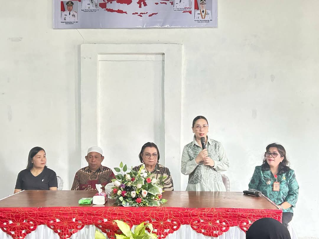 Wabup Minahasa Vanda Sarundajang Dampingi Anggota DPD RI Adriana Dondokambey dalam Kunjungan Kerja di Kawangkoan