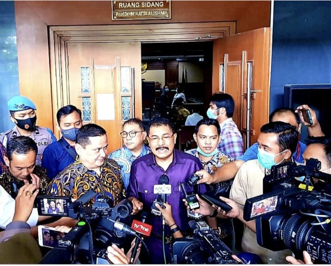 Tersangka Hibah GMIM Dinilai Tendensius,DR. Santrawan Totone Paparang: “Olly Dondokambey yang Seharusnya Bertanggung Jawab!”