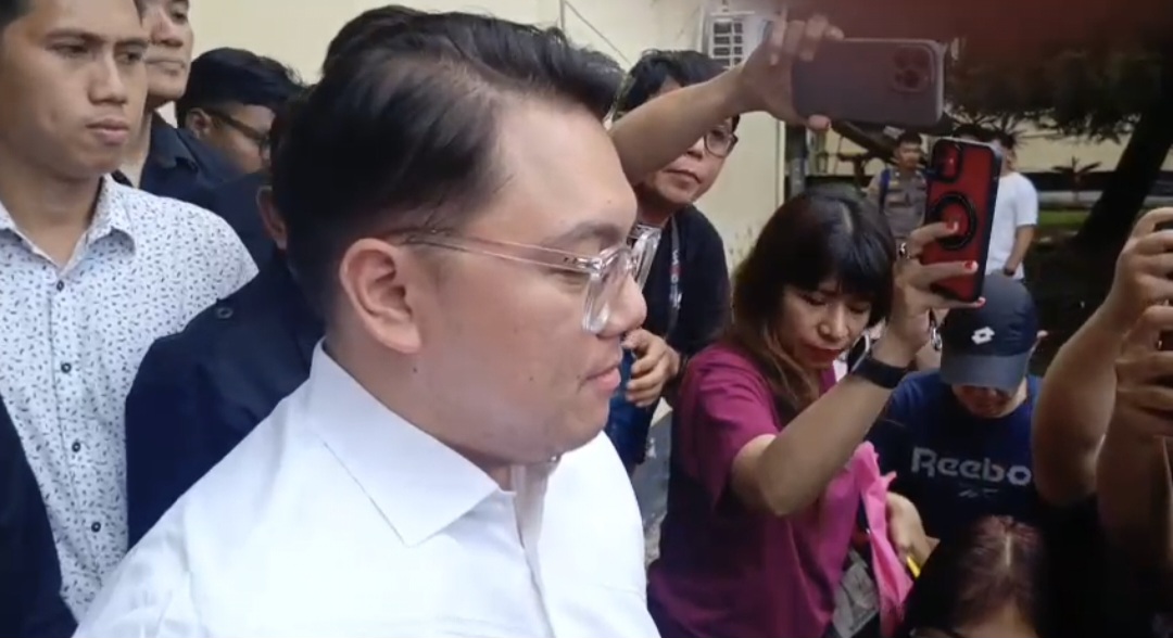 Usai “Dikuliti” Penyidik Polda Sulut, Rio Dondokambey Bungkam dan Langsung Tinggalkan Mapolda