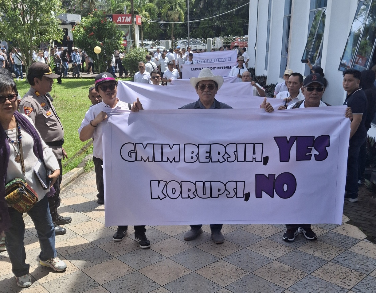 Aksi Damai Gerakan Reformasi GMIM: “GMIM Bersih Yes, Korupsi No”—Stop Politisi GMIM!