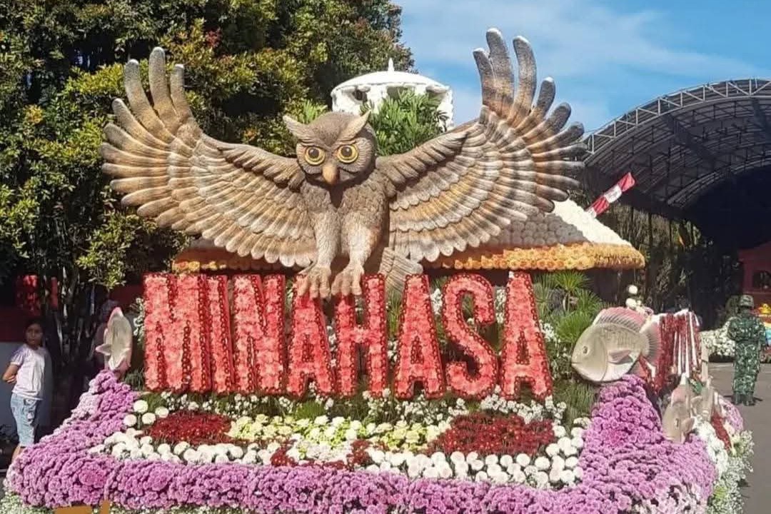 Manguni Raksasa Minahasa Pikat Dunia di TIFF 2025, Simbol Kebijaksanaan dan Kejayaan Budaya