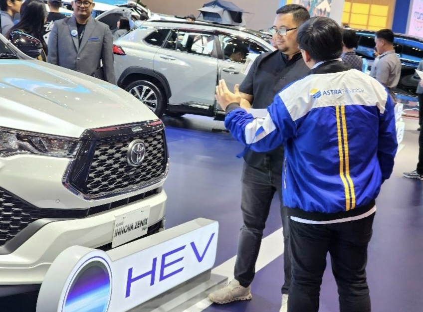 Dominasi Mobil Hybrid Jadi Primadona Astra Financial di GIIAS Surabaya 2025