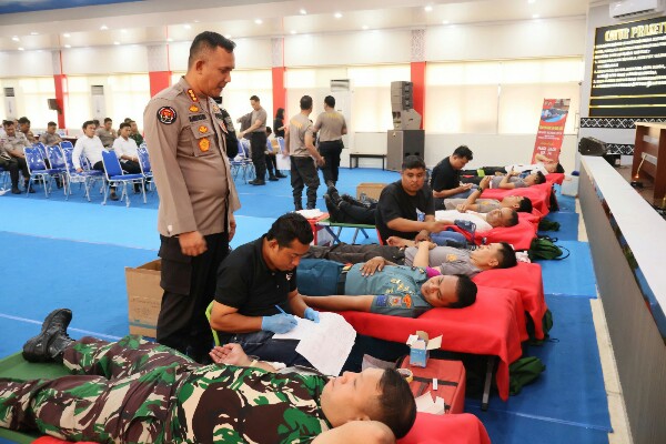 Bakti Kesehatan Donor Darah Hari Jadi ke-74 Humas Polri di Polda Sulut Terkumpul Sebanyak 152 Kantong