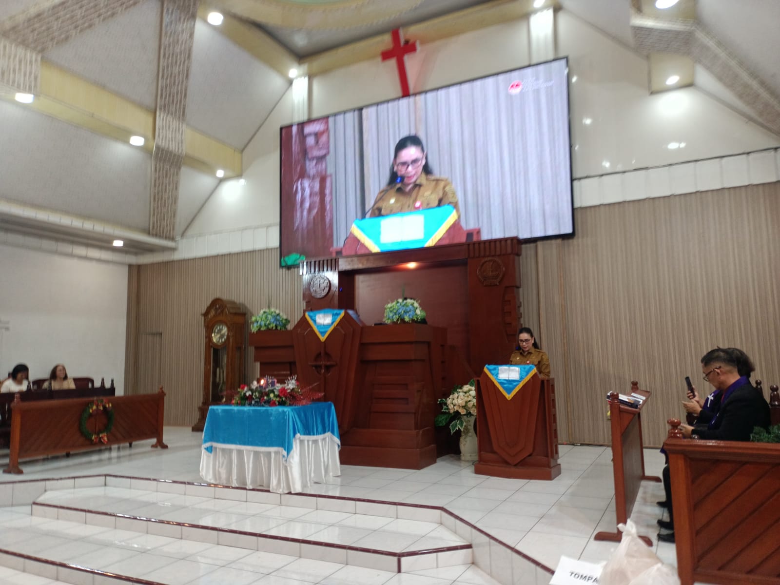 Wabup Vasung Ajak Warga Minahasa Rayakan Natal dengan Sederhana