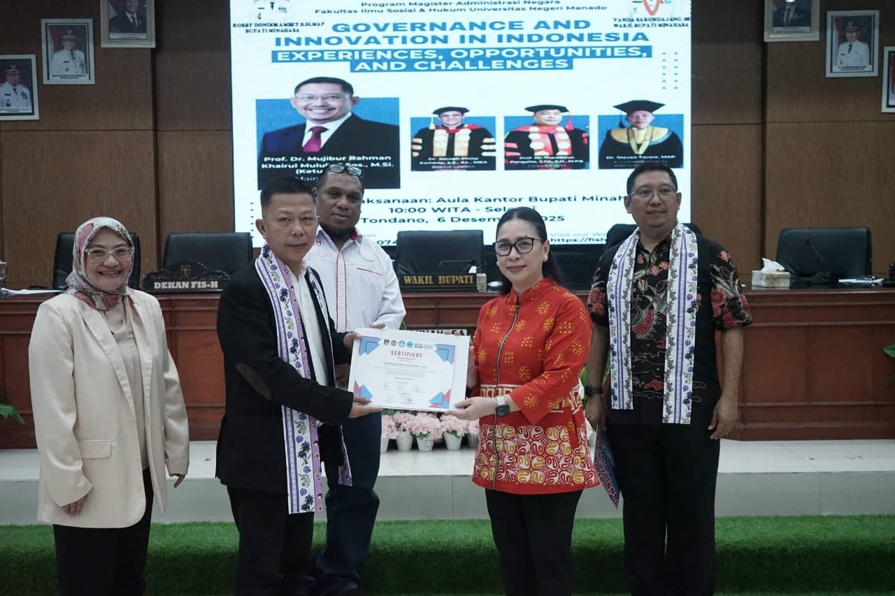 Vanda Sarundajang Hadiri Kuliah Tamu MAN UNIMA, Terima Penghargaan dan Serahkan Buku Literasi