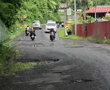 Jalan Provinsi Tomohon–Tanawangko Rusak Parah, Keselamatan Pengguna Jalan Terancam