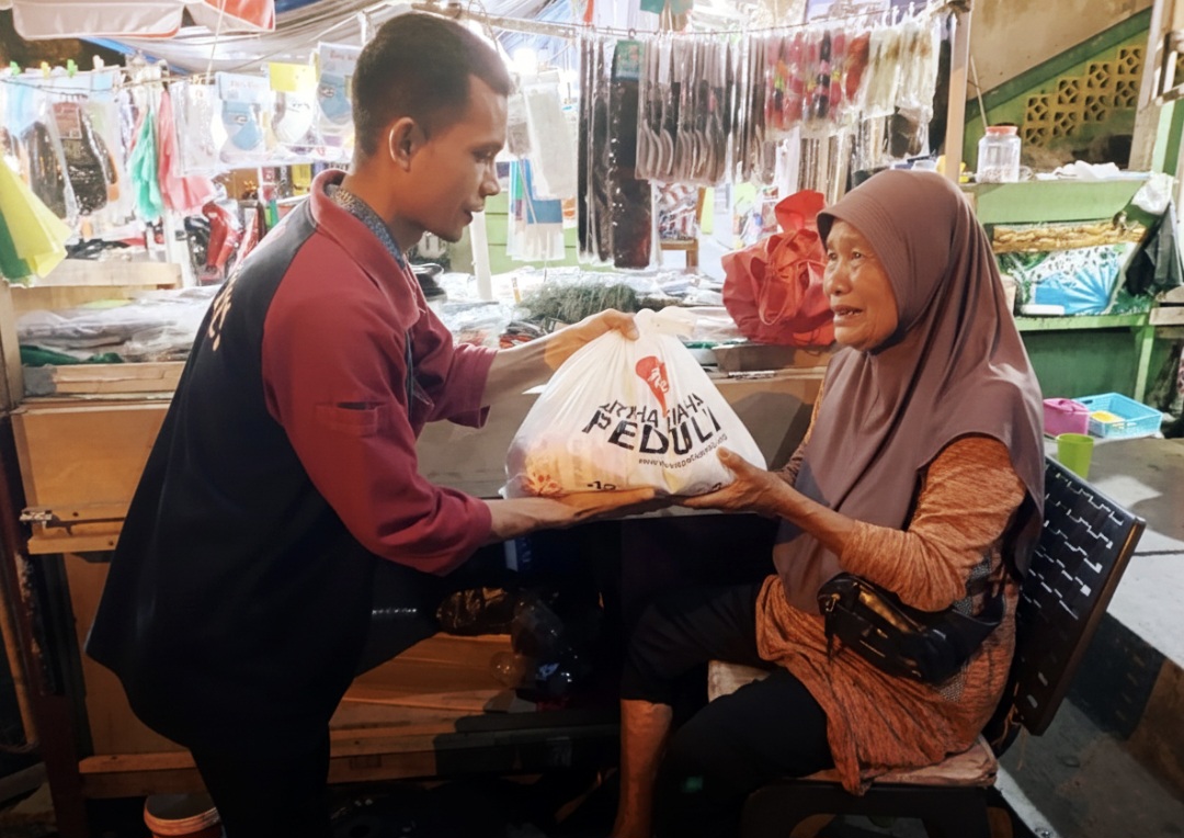 AGP Gelar Pasar Murah di Dua Titik Ternate, Sentuh Warga Padat Lewat Metode Door to Door