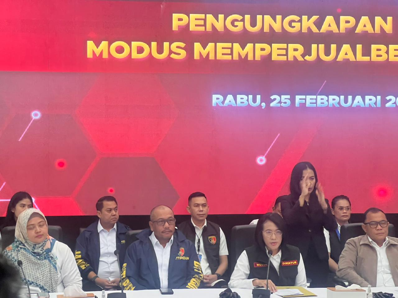 Bareskrim Polri Bongkar Sindikat Jual Beli Bayi via Medsos, 12 Tersangka Ditangkap